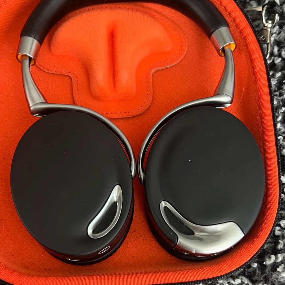 Parrot Zik headphones Wireless Headphones with case